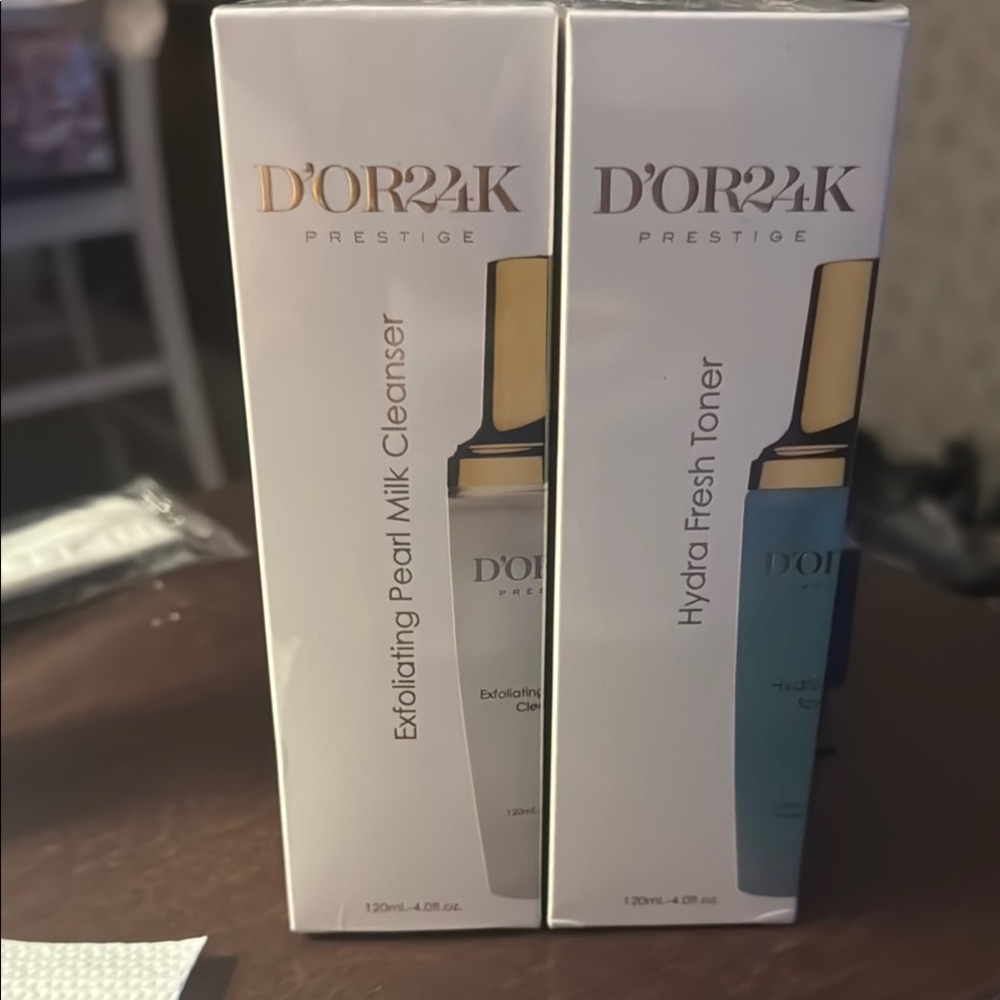 D'Or Skincare Gold and White Cleanser & Exfoliant Set